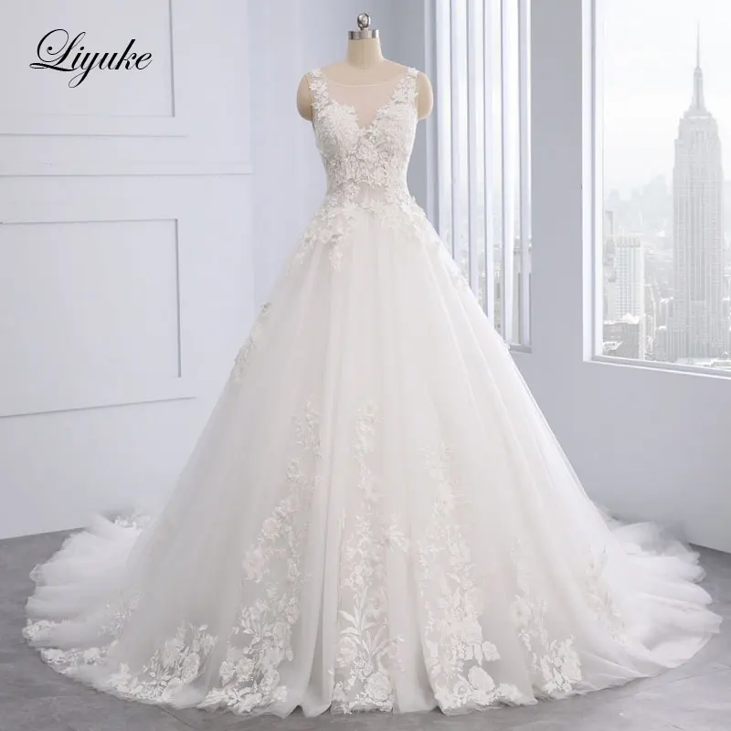 

Lustrous Embroidery Tulle Scoop Neck Beading 3D Flowers A-Line Wedding Dresses With Court Train Appliques Luxury Wedding Gown