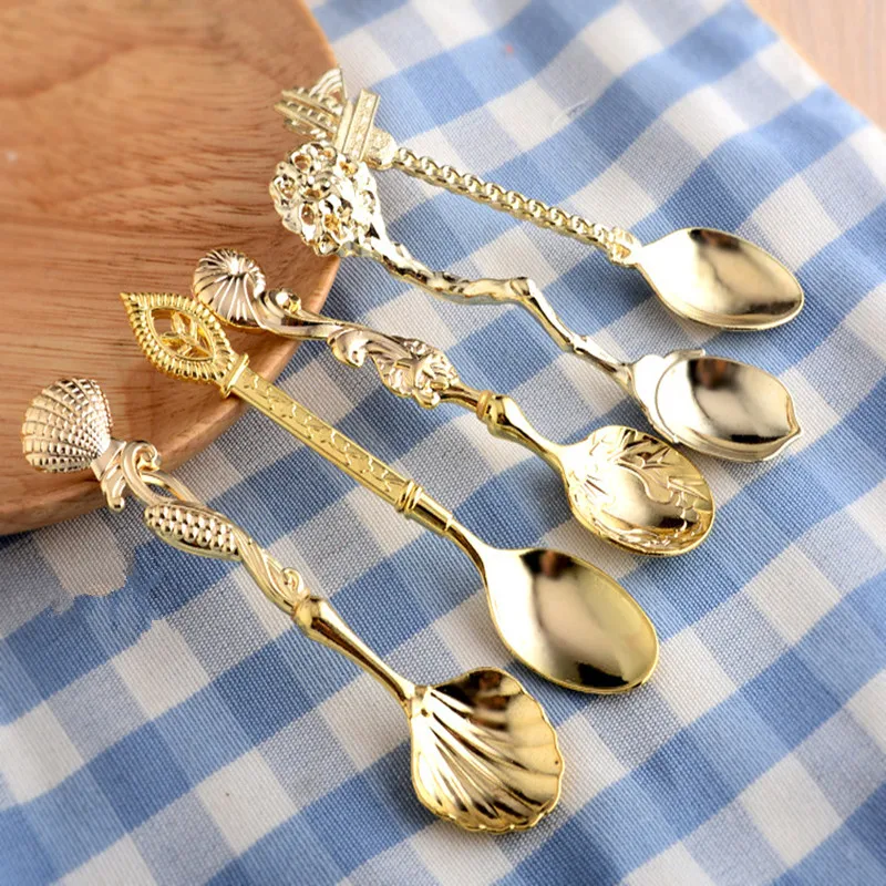 Vintage Royal Style Coffee Table Spoon Carved Flower Teaspoon Milk Spoon Ice-Cream Sugar Cake Spoon Kitchen Accessories 5Pcs/Set