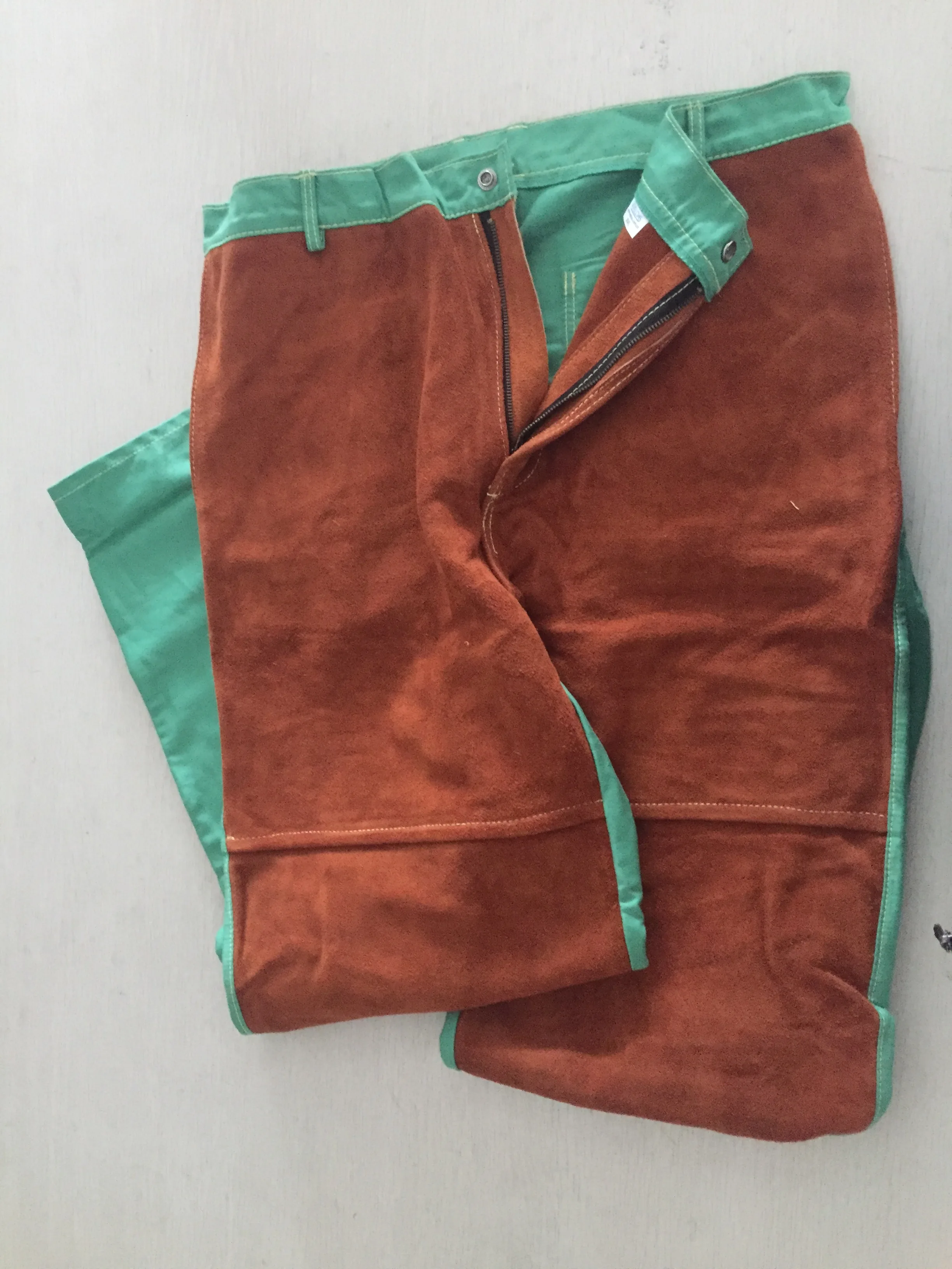 Fire Verde-Vestes de soudeur en cuir de vache fendu, vêtements de soudage en coton FR, combinaison de soudage arrang, fjPants