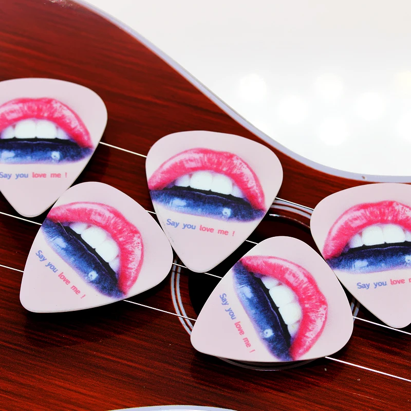 SOACH 50pcs 0.71mm Cartoon two side earrings pick DIY design guitar Accessories pick guitar picks guitar ukulele bass