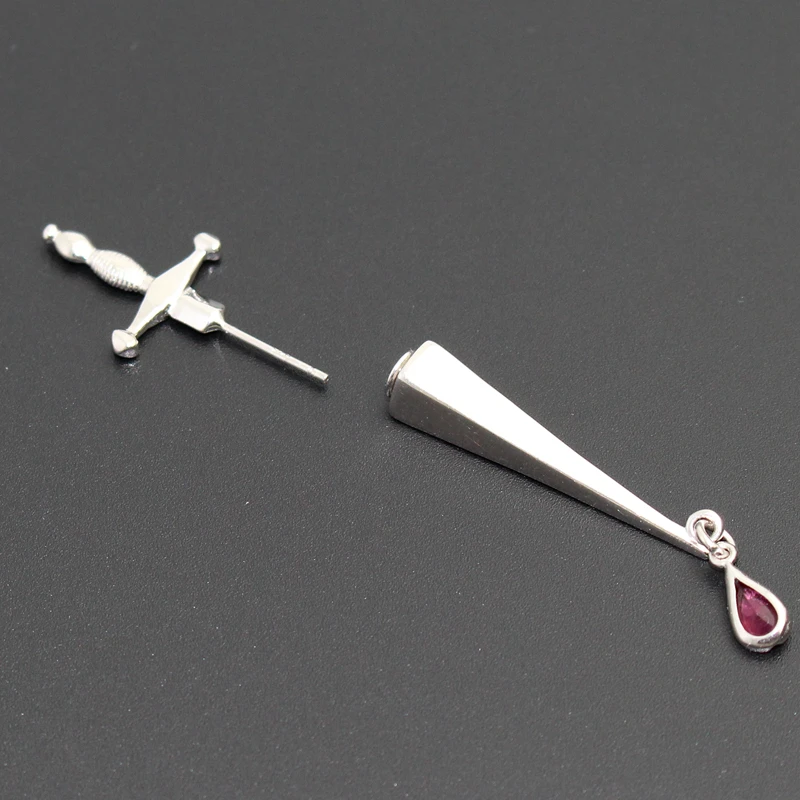 925 Sterling Silver Cesare\'s Veto Sword Blood Red Gothic Stud Earring Jewelry