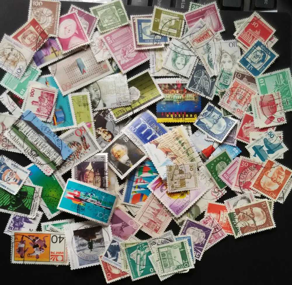 100 PCS / LOT All Different Germany Regular Postage Stamps In good condition For Collecting Gift