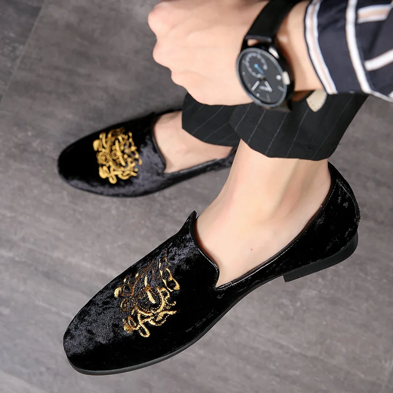 Fashion Party Wedding Shoes Handmade Men Loafers Embroidered Velvet Shoes Men Dress Shoe Men\'s Fats