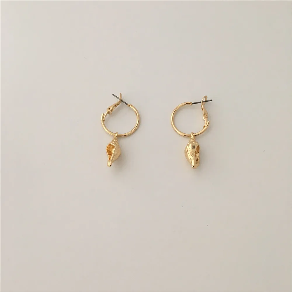 TRENDY GOLD COLOR PLATING SEA SNAIL CONCH CHARM HOOP EARRINGS