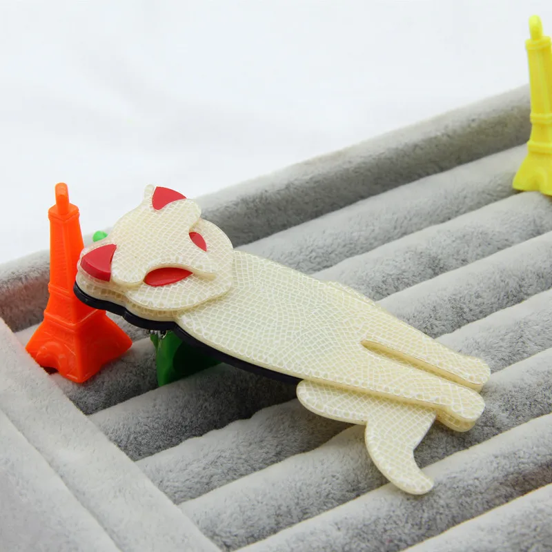 FishSheep New Cute Acrylic Cat Brooches for Women Acetate Fiber Animal White Fox Brooches Ladies Lapel Pin Broches Gifts
