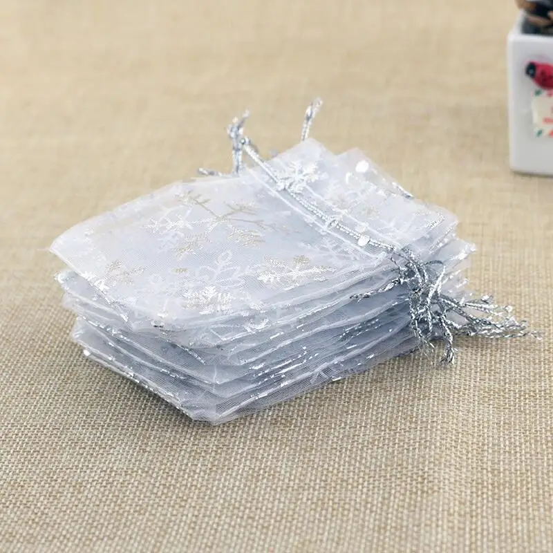 50Pcs/Lot White Organza Bags 7x9 10x14 13x18cm Wedding Christmas Candy Gifts Packaging Bags Snowflake Drawstring Pouch Gift Bag