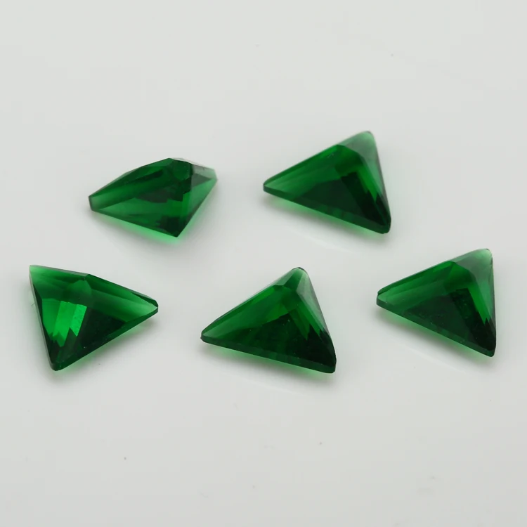 100pcs 3x3~10x10mm Triangle Shape Loose Stone Green Color Glass Synthetic Gems For Jewelry DIY Stone