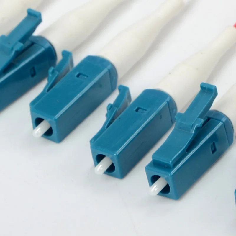 12 コア Lc upc 光ファイバーピグテールシングルモード光ファイバー SM 0.9 ミリメートル 9/125 1 メートル