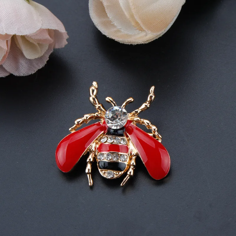 New Cute Bee Fly Insect Brooch Kids Girls Clothes Accessories Gold-color Black Red Enamel Brooches Birthday Gifts Jewelry
