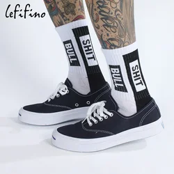 Mode Harajuku Streetwear Männer Hip Hop Lustige Socken Brief Verrückte Kreative Teen Socken Weiß Schwarz Baumwolle Skateboard Socken Ne73830