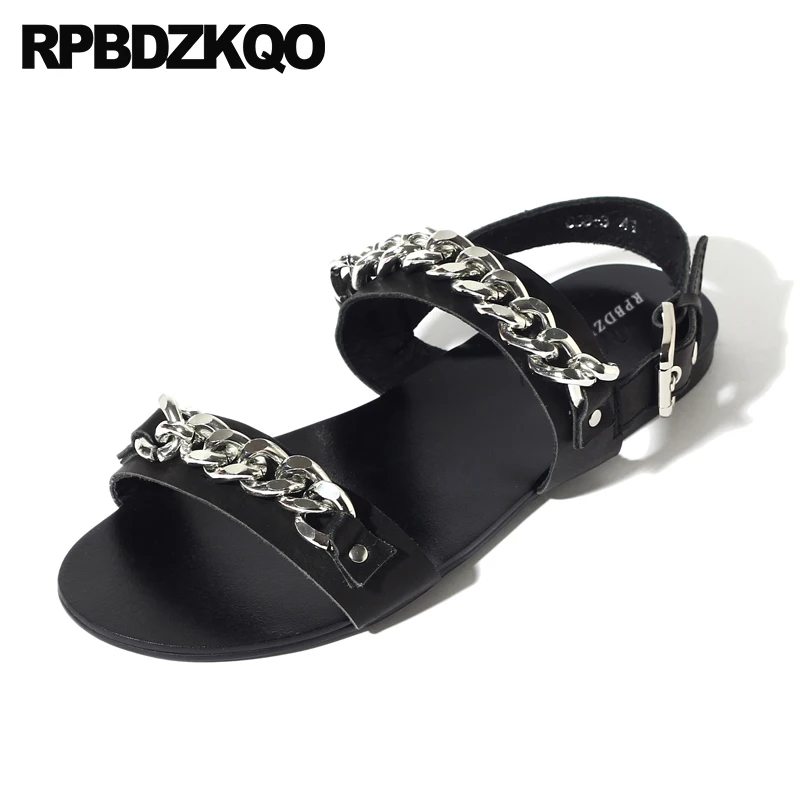 2021 Runway Stud Designer Flat Famous Brand Strap Roman Shoes Black Rivet Italian Spike Men Sandals Leather Summer Chain Metal