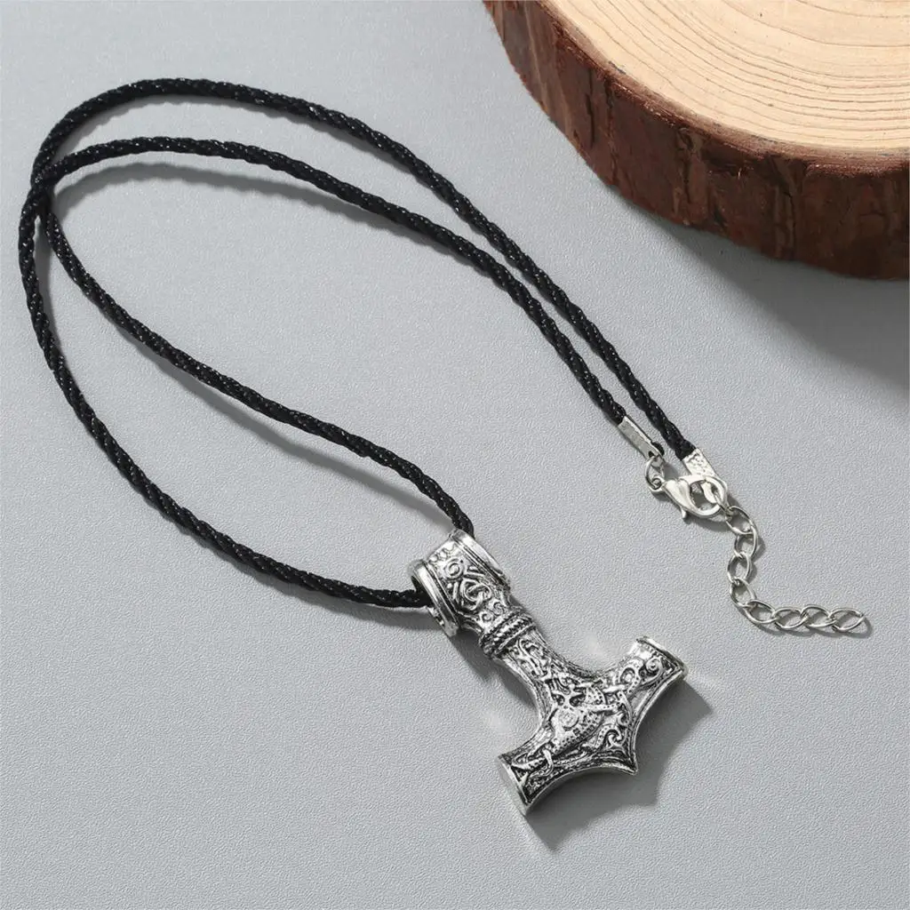 Cxwind Wolf Thors hammer Necklace Mjolnir Viking Odin Axe Head Hammer Scandinavian Pendant Norse Necklaces Men Retro Jewelry