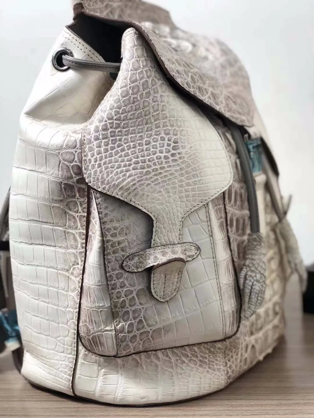 2018 new 100% luxury solid genuine real crocodile leather head skin Himalaya white color backpack daily bag for men and women