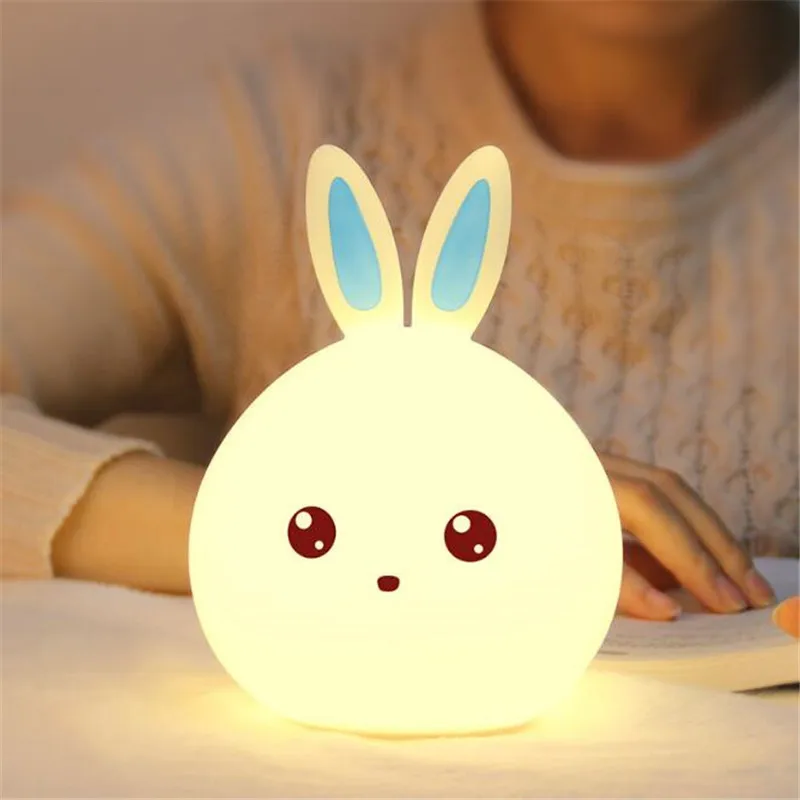 Nuovo stile Coniglio HA CONDOTTO LA Luce di Notte Per I Bambini Dei Capretti Del Bambino Lampada Da Comodino Multicolor Silicone di Tocco Rubinetto Sensore di Controllo Nightlight