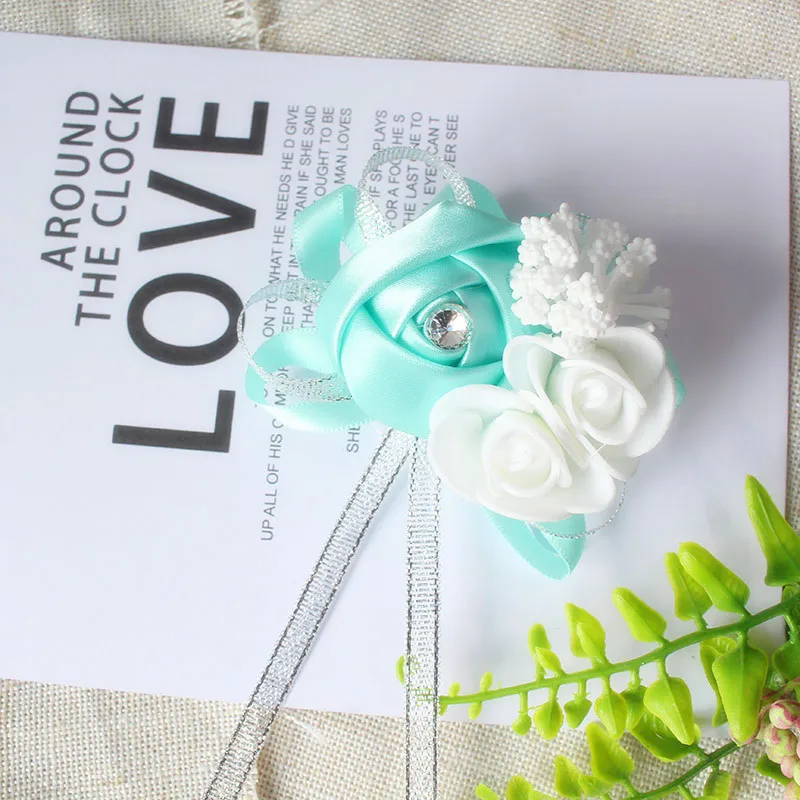 YO CHO Seidenrosen, weiße Handgelenk-Corsage, Handgelenkblumen für Brautjungfern, Blumenarmband, rosa, blau, Brautschwestern, Hochzeitsaccessoires – Detail 9