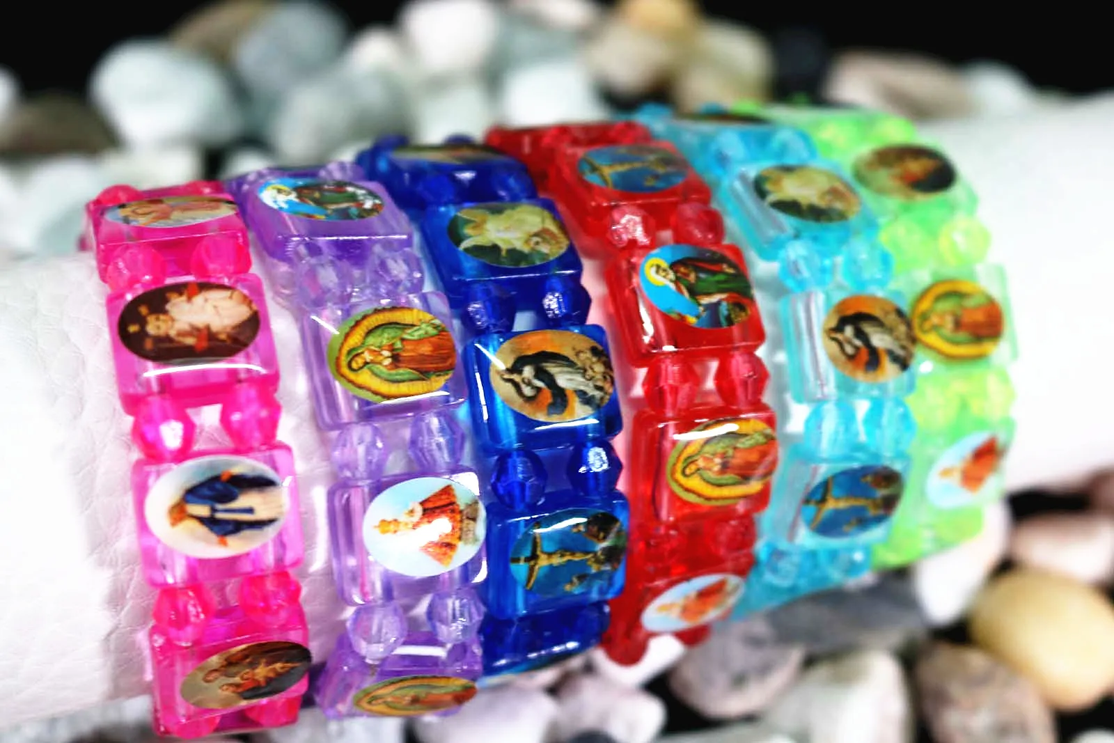 

6 видов цветов X2pcs religion Jesus детская одежда пластиковые многоцветные браслеты. Подарки для детей.