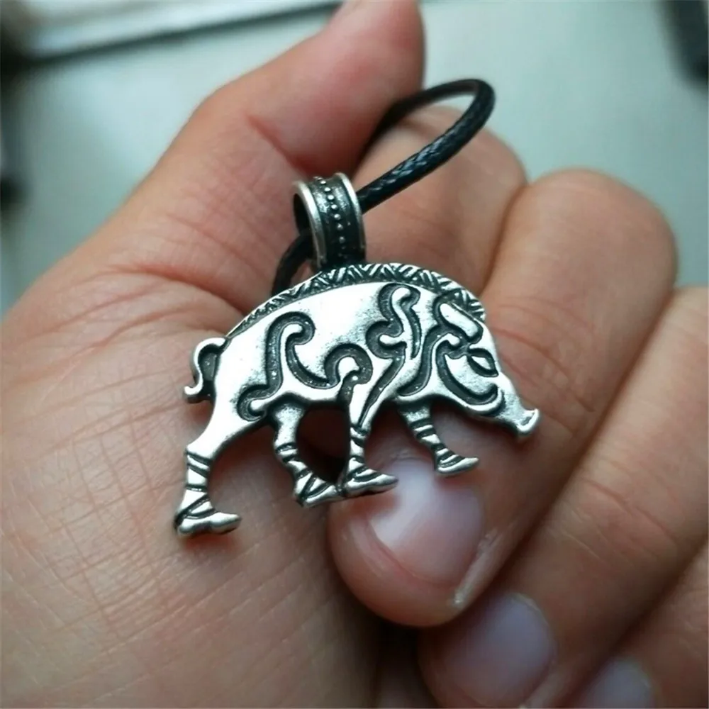 Nostalgia Newest Viking amulet jewelry Irish Knot Animal pig Pendnat Necklace Fashion Charm Boar Men Necklace 2018 Trendy Gift