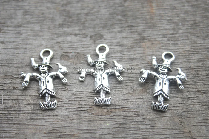 20pcs--Scarecrow Charms Antique Tibetan Silver Tone Lovely Scarecrow Charm Pendant 15x25mm