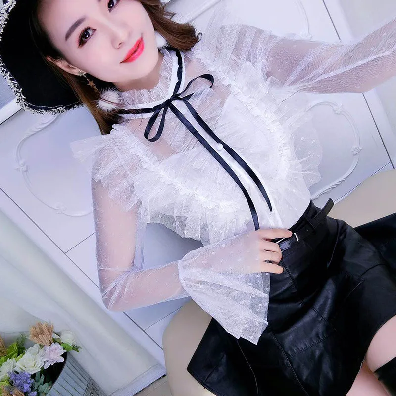 2018 Mới Mùa Xuân Hè Phụ Nữ Áo Sơ Mi Ngọt Dot Tie Bow Ren áo Lady Bùng Tay Áo Backless Lưới Áo Cánh Ngắn Blusas Ngọn AB833