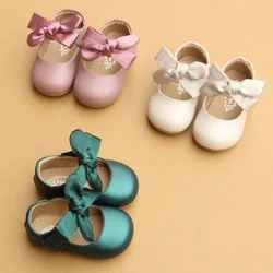 Zapatos antideslizantes de estilo chino para bebé recién nacido, calzado de cuna para niña pequeña, suela suave para preandador