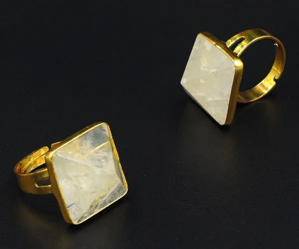 18*18mm Clear Quartz Crystal Pyramid Ring Bezel Setting Gold Plated