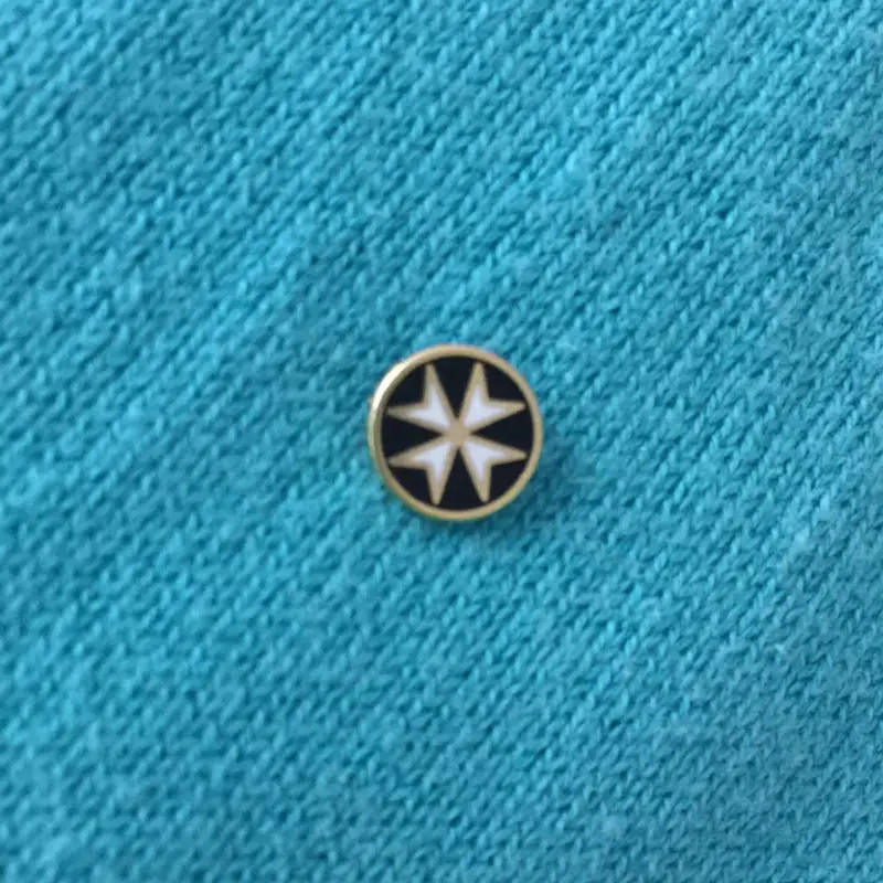 2pcs Freemasonry Shield Pins Badge Black Maltese Cross Crusader Order Knight Masonic Lapel Brooch Templar Seal Solomon the Lodge