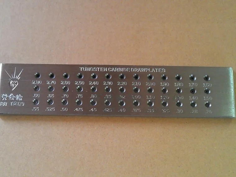 Placa de tração em carboneto de tungstênio de 52 orifícios, redonda de 0.26 a 4.1mm, novo