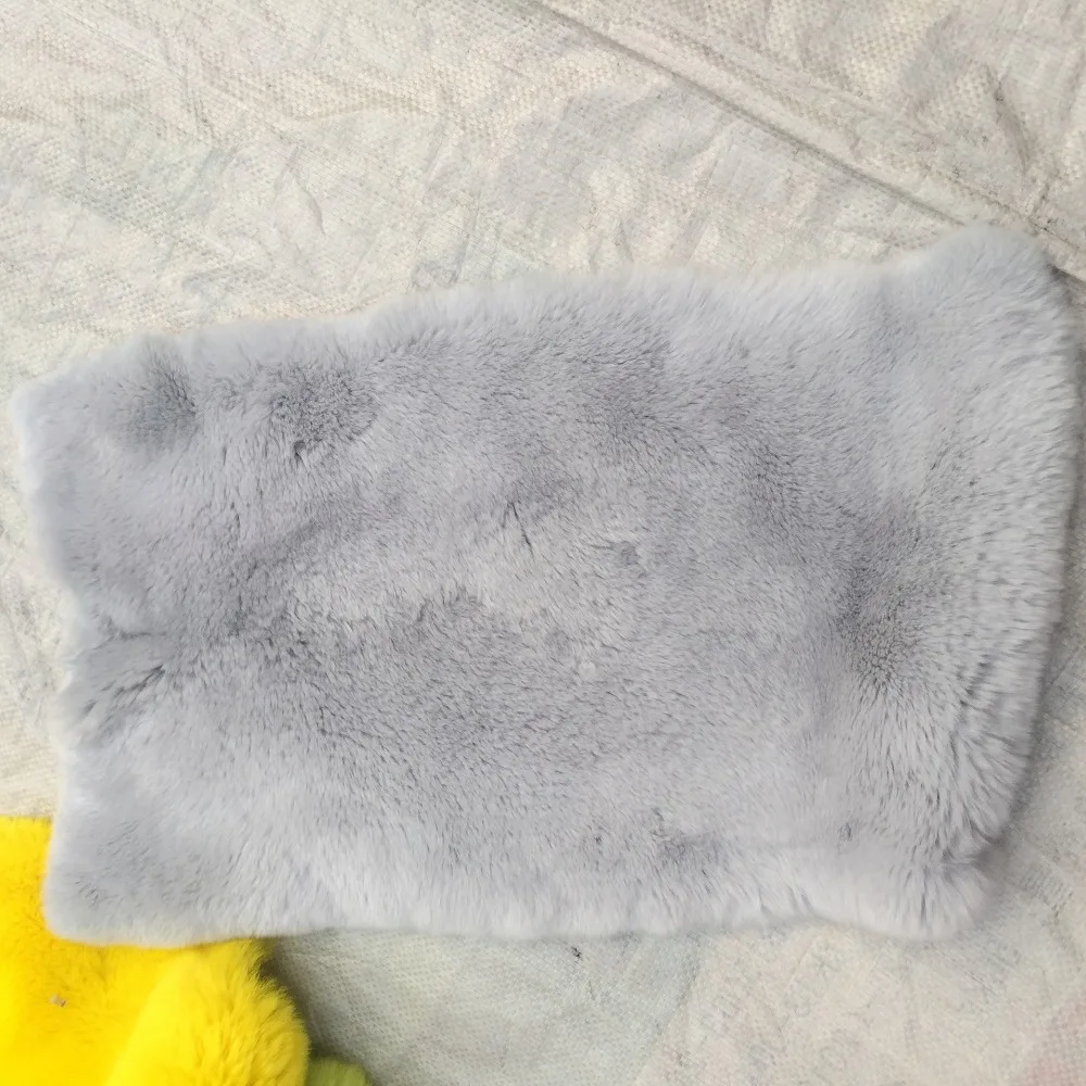 Wholesales Price Real Rabbit Fur 40x24cm DIY Scarves Hat Pompom Coat Blanket Cushion Sewing Material Fluffy Soft Genuine Fur R16