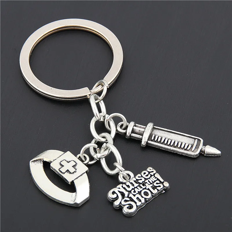 1pc Nurses Call The Shots Keychain Heart Nurse Cap With Syringe Charms Keyring Doctor Physicians Medical Graduation Gift E1653