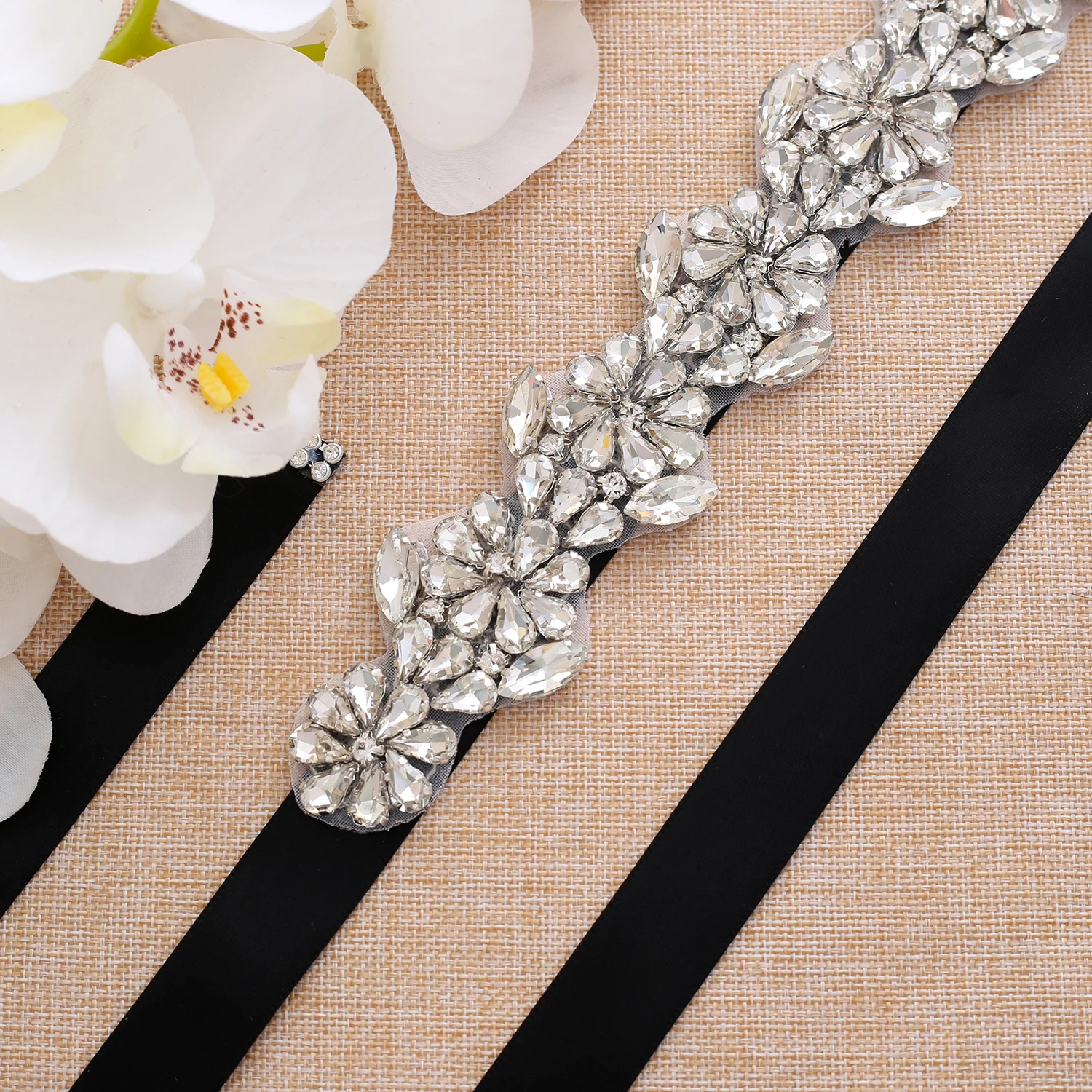 NZUK Vintage Rhinestone และไข่มุกเจ้าสาวทำด้วยมือคริสตัล Sash Beaded Appliqued Sash สำหรับชุดแต่งงาน