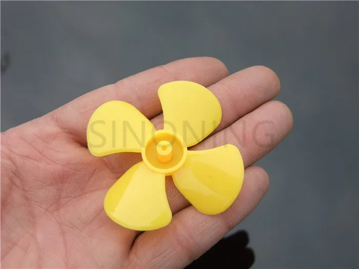 

10pcs 60mm diameter four-leaf propeller model paddle DIY fit 2MM shaft Yellow