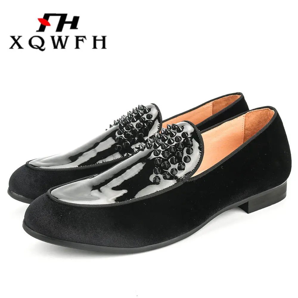 XQWFH Fashion Black Spikes Loafers for Men Handmade Velvet Dress Shoes Glossy Leather Casual Shoes Male Business Slip-on Flats