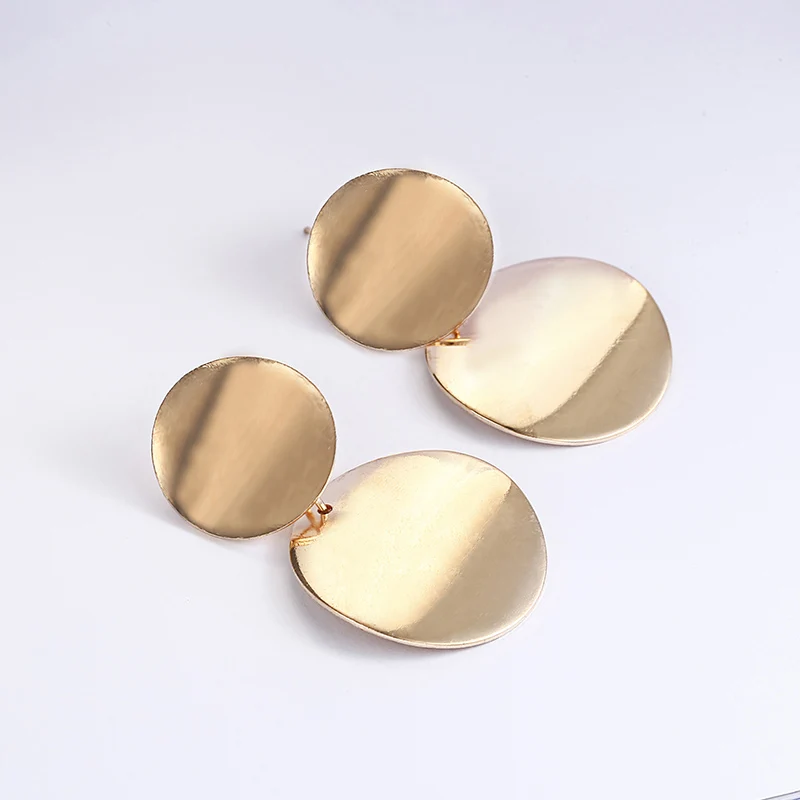 2024 New Unique Metal Drop Earrings Trendy Gold Color Round Statement Earrings for Women New Arrival wing Fashion Jewelry