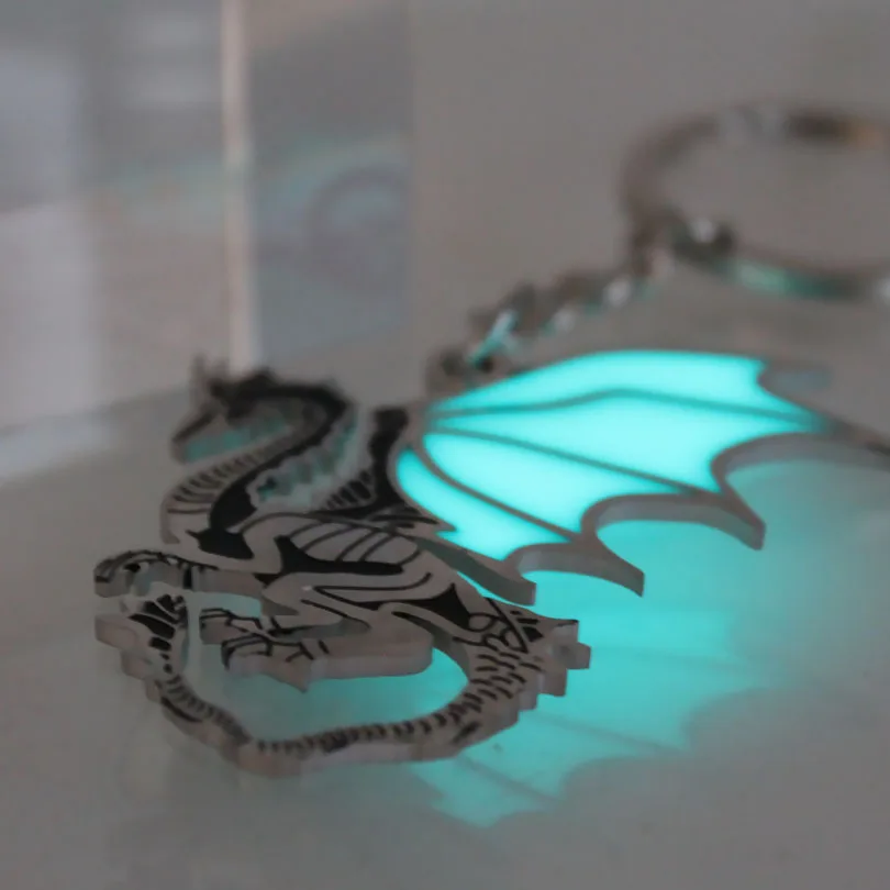 Stainless Steel Gift Dragon Keychain Glowing Key Chain Fashion Jewelry Pendant Glow in the Dark Flying Dragon Car Pendant