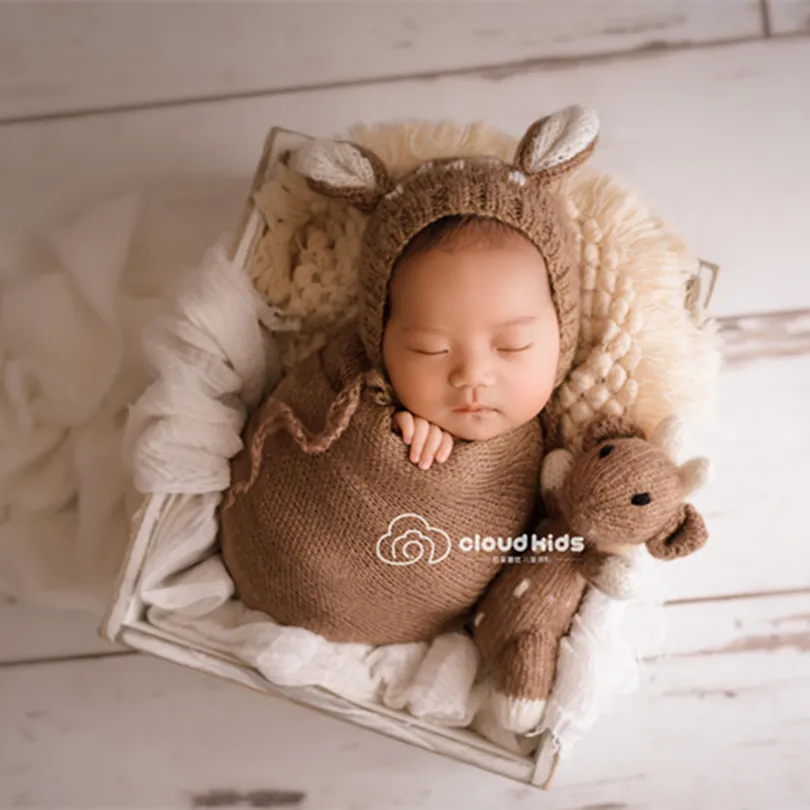 Baby Christmas Reindeer Hat Outfit Knitted Newborn Footed Pants Baby Swaddle Wrap and Hat Set Jersey Stretch Wrap Newborn Toys