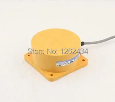 

Capacitive proximity switches LJC80A4-40-Z/BY 4Cm adjustable DC three line PNP normally open