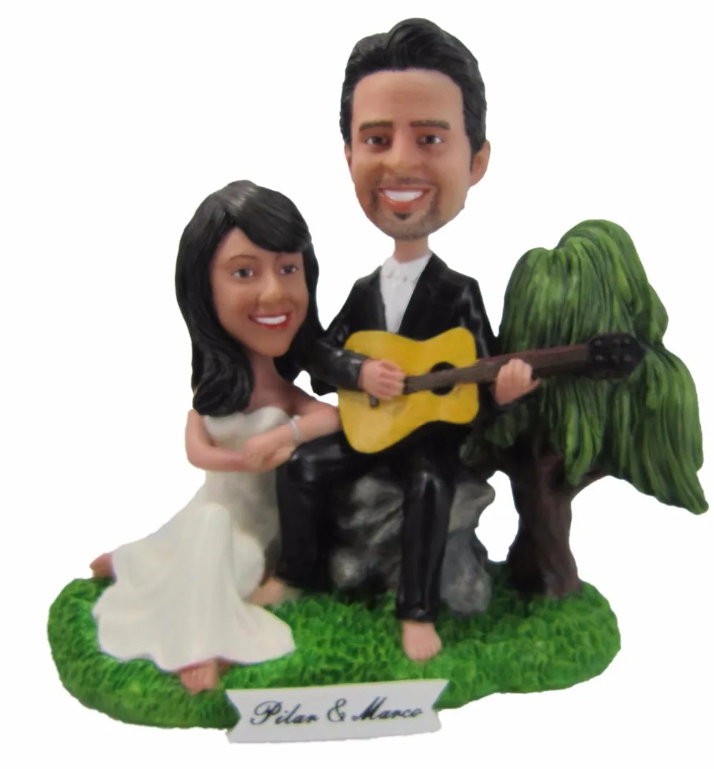 Express free shipping Personalized bobblehead doll  playing guitar wedding gift wedding decoration polyresin Custom doll