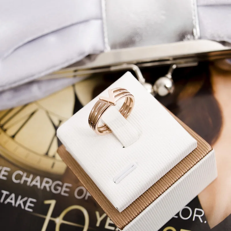 YUN RUO Modern Fashion Rose Gold Color V Shape Ring Lady\'s Christmas Gift for Woman Fashion Titanium Steel Jewelry Never Fade