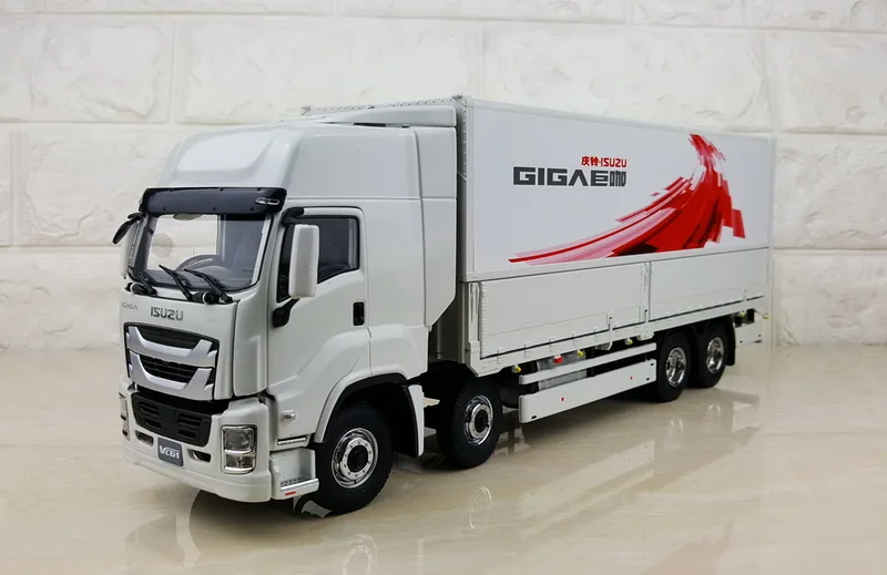 Exquisite Alloy Model Gift 1:32 ISUZU GIGA 4X2 Van Express