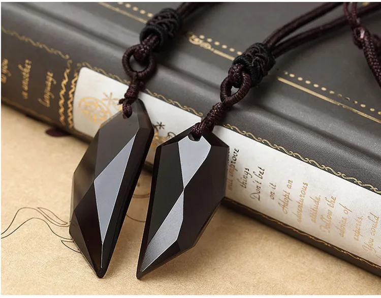 Natural Ice Obsidian Wolf Tooth Pendant Necklace For Women And Men Sweater Necklace With Rope Crystal Fashion Jewelry