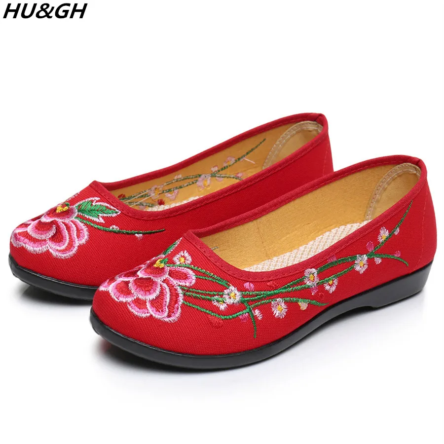 Beijing Cloth Shoe Spring Female Flat Bottom Mother Shoe, Fashionable Dance Shoe Ethical Wind Embroider Shoe