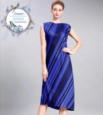 

HOT SELLING Miyake new fold baroclinic plait dress irregular stripe dress IN STOCK