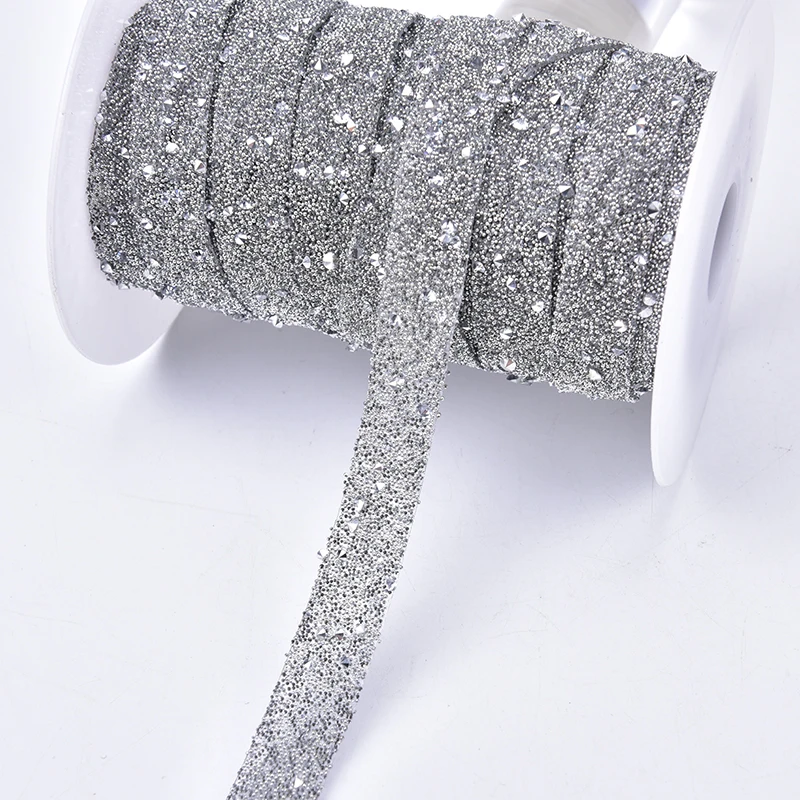 Hot Fix Rock diamentowa kryształowa wstążka przycinanie 1.5cm szerokość łańcuszek z kryształów górskich taśma żelazko na okrągłym kawiorze koraliki