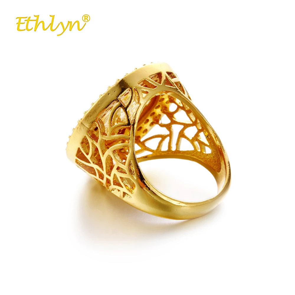 Ethlyn New Ring Women Luxury Gold Color King Avatar Round Crystal Ring Hollow Rings Vintage Big Ring Ladies Rings Wedding Party