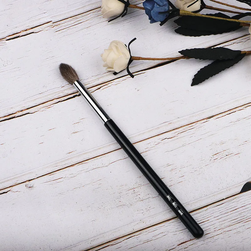 Professional Tapered Blending Makeup Brush - Soft Natural Bristles Eye Shadow Contouring Shaping Cosmetics Beauty Tools