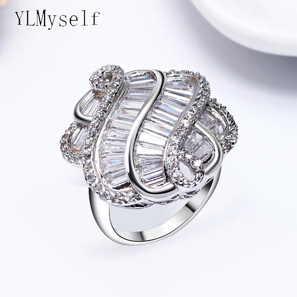 Expensive charm ring for party setting bright crystal jewelry Gold/White color bontique jewellery luxury big rings