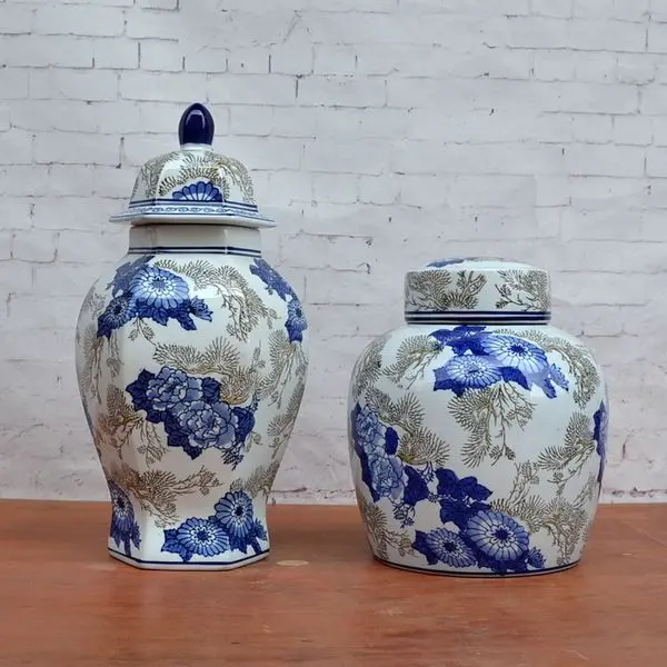 Tao Caicai, the new Chinese blue and white porcelain decorative ceramic ornaments pine pattern tank model house living room deco