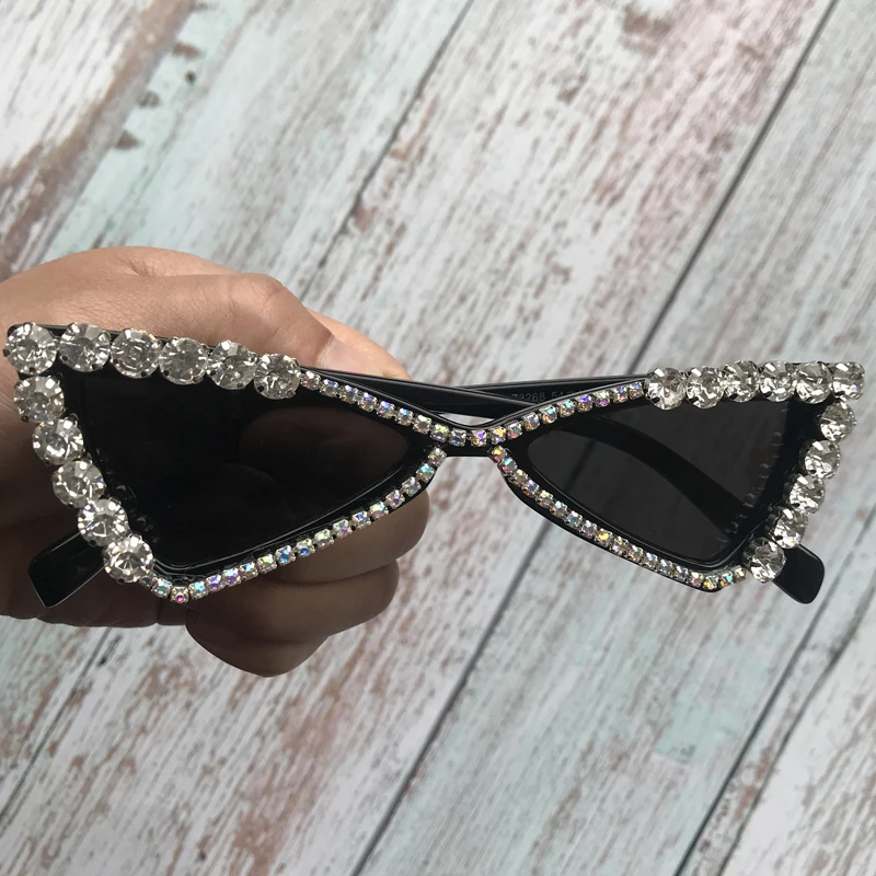 

2019 Pearl Shades Women Sunglasses Cat Eye Trendy Eyewear Round Shapes Female Eyeglasses Cute Heart Design Sun Glasses UV400
