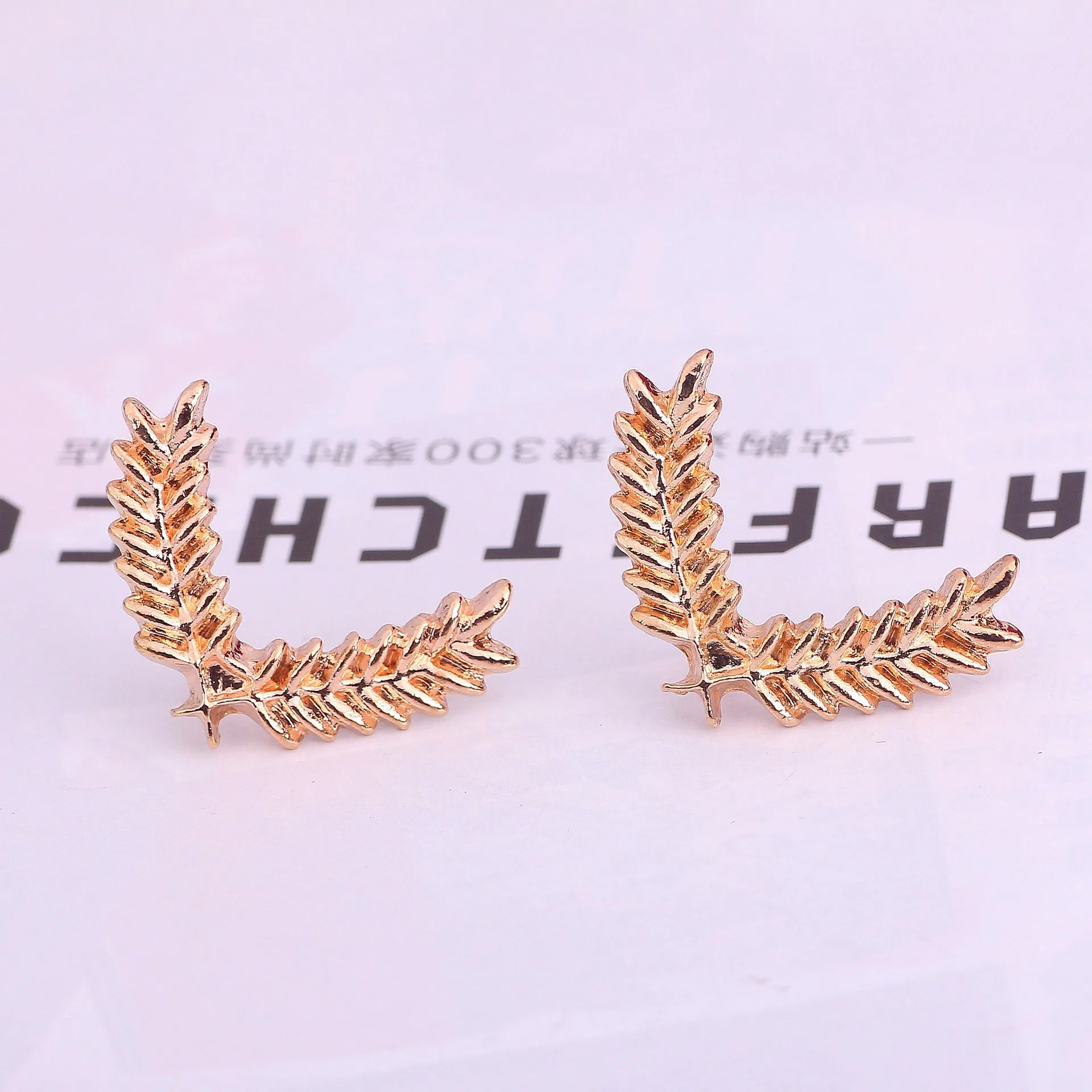 Korean Version Of The Suit And Shirt Collar Pin Brooch Korean Stereo Small Metal Wheat Collar Buckle Accessories Cheap Marketing