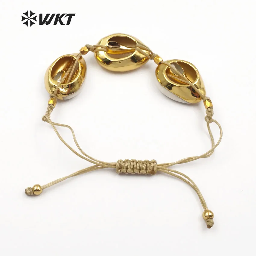 WT-B431 Gold Trim Cowrie Shells Bracelet With One Full Metallic Shell In Boho Style Women Usual Gold Shell Jewelry Bracelet